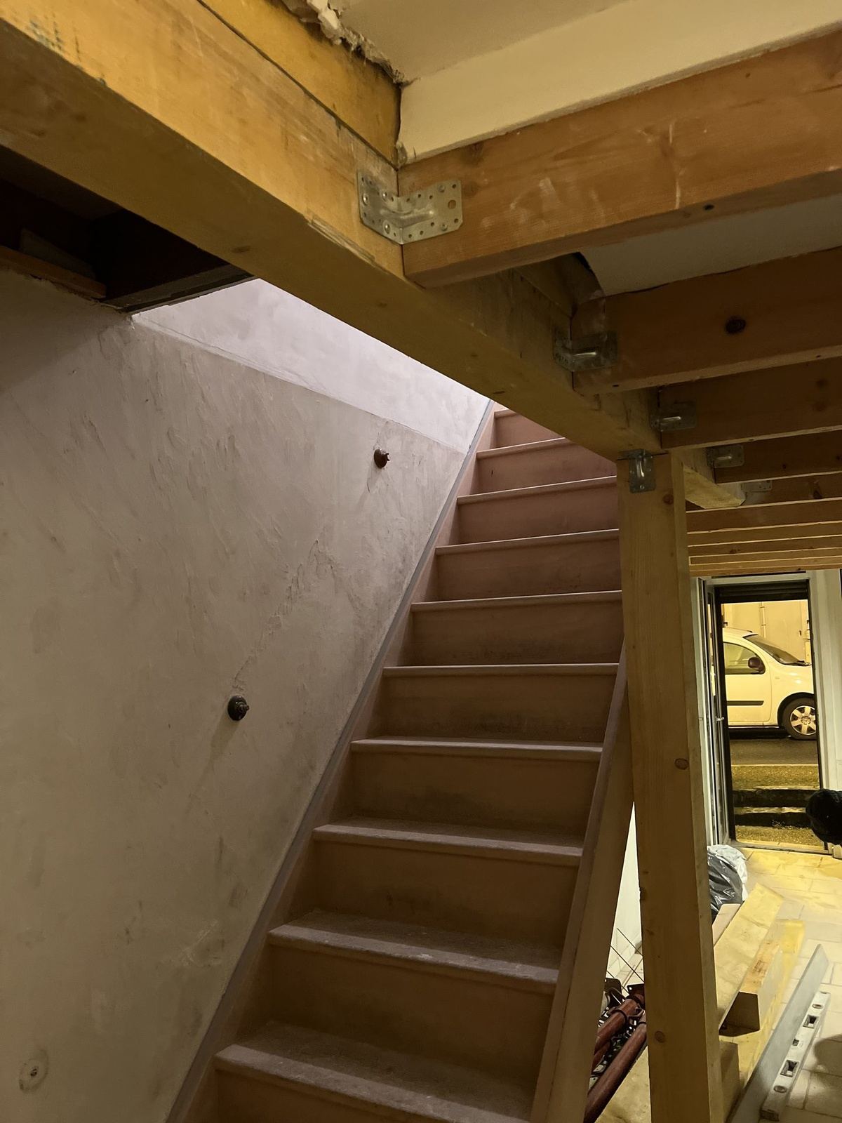 Plancher en bois renforcé et mis en sécurité